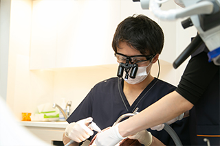 歯周病専門医による歯周病治療